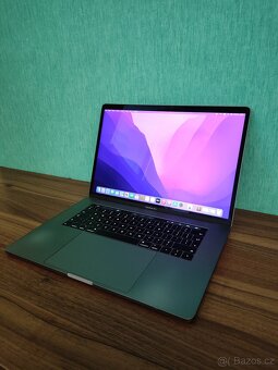 MacBook Pro 15.4" 2017 | i7 • 16GB • 256GB - 3