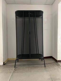 Designová kovová šatní skříň - 3