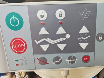 Nemocniční elektrická polohovací postel Linet - 3