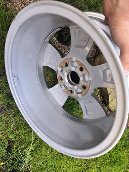 6,5jx16 ET41 alukola disky elektrony Superb - 3