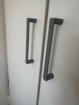 Bílá šatní skříň se zrcadly - 3