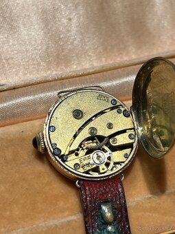 Starožitné hodinky zlaté Swiss Nova - 3