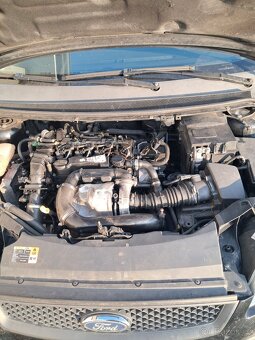 Prodám Ford Focus 1.6.80kw.rv.2005 - 3