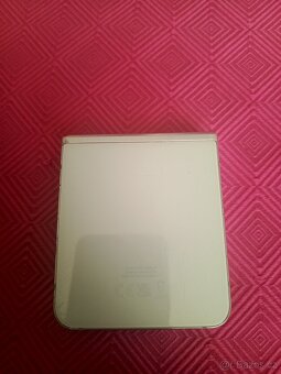 Samsung 5 flip - 3
