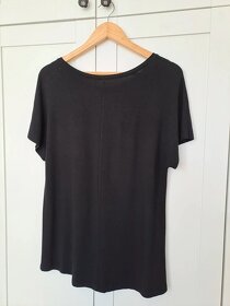 Černý top s perličkami H&M, vel. 38/40 - 3