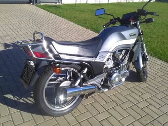 Yamaha xz 550 - 3