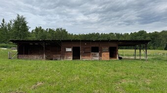 Stáj pro koně s boxy a seníkem - 3