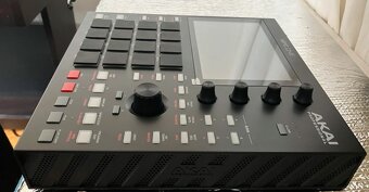 Akai MPC One Standalone MIDI Sequencer 2020 - Present - Blac - 3