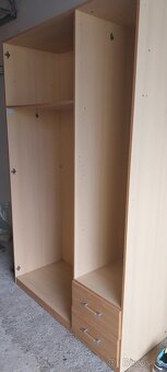 Šatní skříň - 3