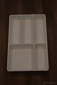 sadrová dáma s knihou - 3