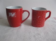 hrníčky,malachitová dóza,skleničky,krásná růž.váza ,sošky - 3