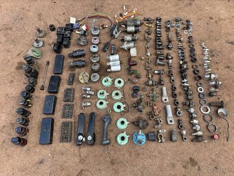 Díly součástky - 3