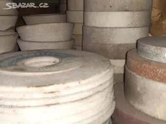 brusné kotouče z BN 102 - 3