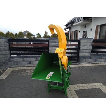 Štěpkovač větví na traktor - 3
