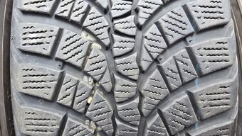 Zimní pneu 235/45/18 Kumho - 3