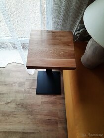 Dubový masivní stolek - 3