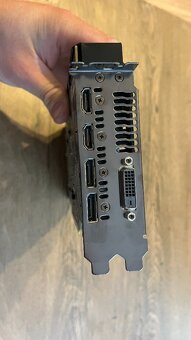 ASUS DUAL-RX580-O4G - 3
