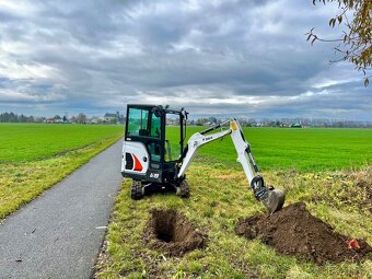 Zemní práce minibagrem Bobcat E19 - 3