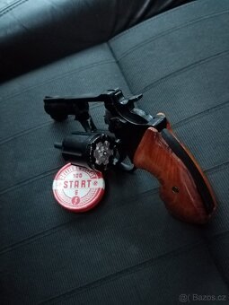 Revolver na gumové projektily - 3
