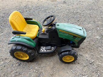 Dětský traktor John Deere - 3
