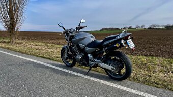 Honda Hornet 900 - 3