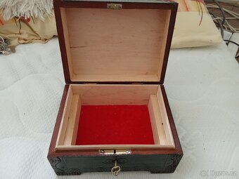 Prodávám ručně dělanou šperkovničku - 3