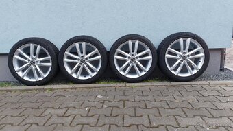 Alu kola 5x100 r17 originál vw polo letní pneu - 3