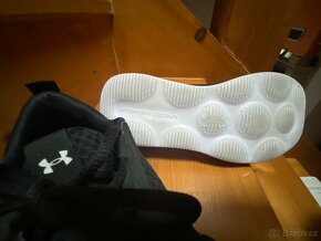 Prodám botasky Under Armour Sneakersy vel. 44 - 3