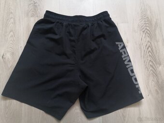 KRAŤASY UNDER ARMOUR vel. M - 3
