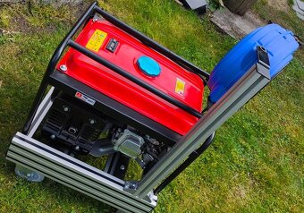 Benzínový generátor HECHT GG 3300 - elektrocentrála - 3
