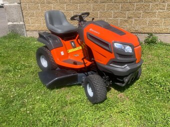 Zahradní traktor Husqvarna YTH 184 T - 3