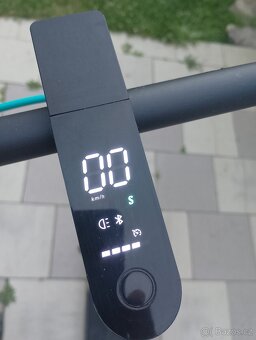 LAMAX eCruiser SC30 motor 400 W, baterie 15000 mAh,ODPRUŽENÁ - 3