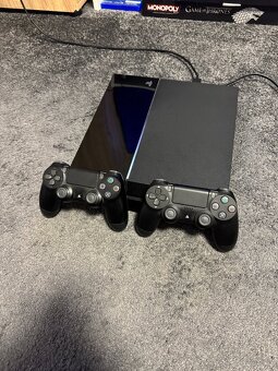 PlayStation 4 + 2x DualShock + 5 her - 3