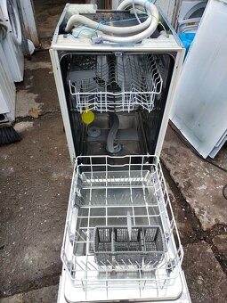 Prodám  vestavnou dig.nerezovou mycku  zn.BOSCH-45CM-DOVEZU- - 3