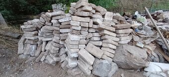 Cihly v pěkném stavu, bez nutnosti oklepávat - 3