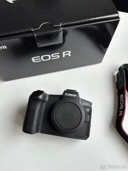 Canon EOS R - top stav - 3
