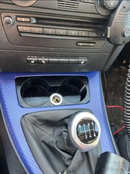 Držák na nápoje BMW E90 / E91 / E92 / E93 s držákem telefonu - 3