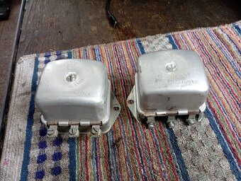 Regulátor dobíjení Jawa - 3