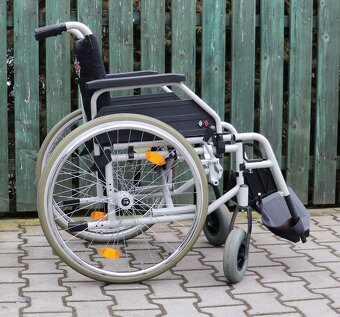 082-Mechanický invalidní vozík B+B. - 3