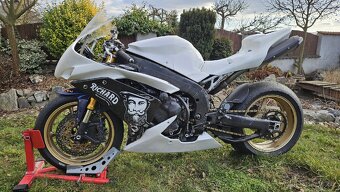 Yamaha R1 2008 - okruhovka - 3