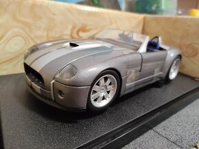 Prodám nový model 1:18 Shelby cobra concept - 3