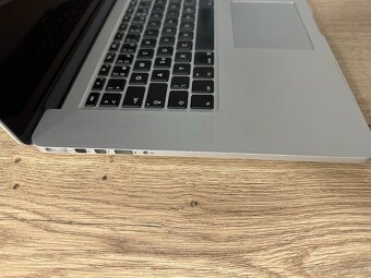 MacBook Pro 15" – i7 / 16 GB RAM / 1 TB SSD - 3