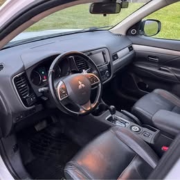 Mitsubishi Outlander INTENSE 2,2 DI-D 4x4 Automat 7 míst DIE - 3