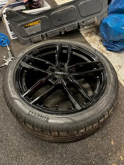 DEZENT TR (ČERNÝ) 8.5X18 ET56 5X112 zánovní - 3