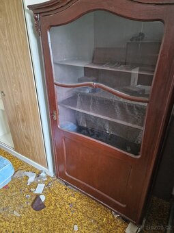 prodám starožitný prádelník a skleník - 3
