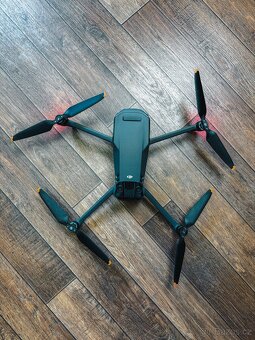DJI Mavic 3 Fly more Combo - dron 4x baterie a příslušenství - 3
