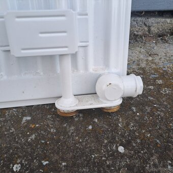 Deskový radiátor - spodní plnění - 3