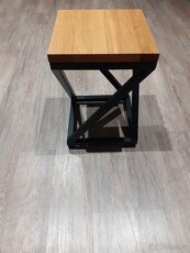 Moderní odkládací stolek - 3