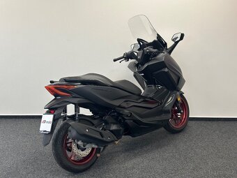 Honda Forza 125 Special Edition - 3