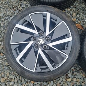 ŠKODA Octavia IV R18 pneu 225/45/18 - 3